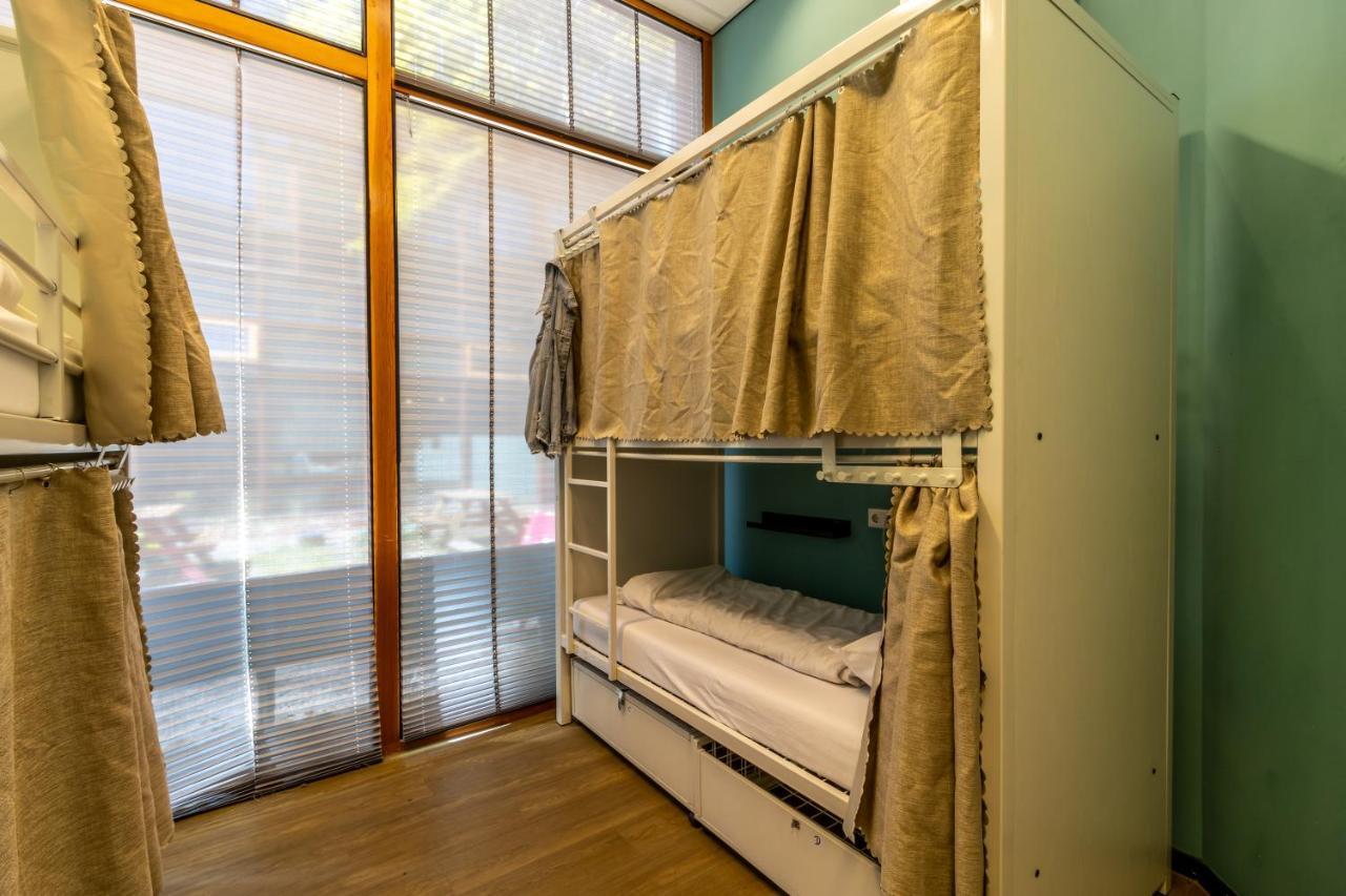Hostelle - Women Only Hostel أمستردام المظهر الخارجي الصورة